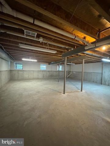 1 CARDIFF CT, West Windsor, NJ 08550