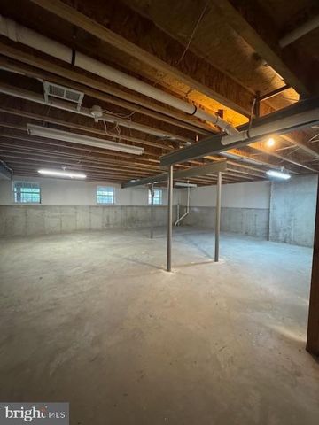 1 CARDIFF CT, West Windsor, NJ 08550