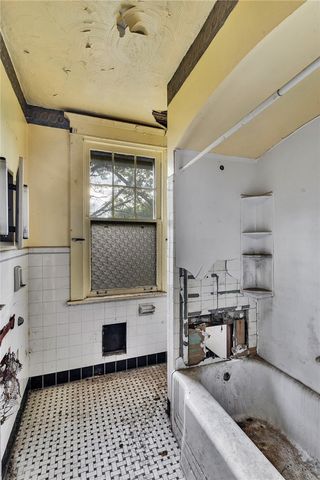 2040 Laketon Rd, Wilkinsburg, PA 15221