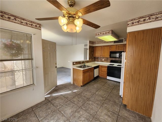 3425 East Russell Road 249, Las Vegas, NV 89120