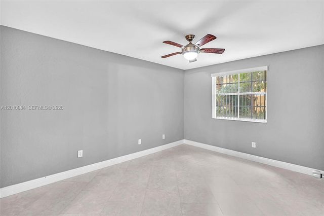 2881 N Oakland Forest Dr 105, Oakland Park, FL 33309