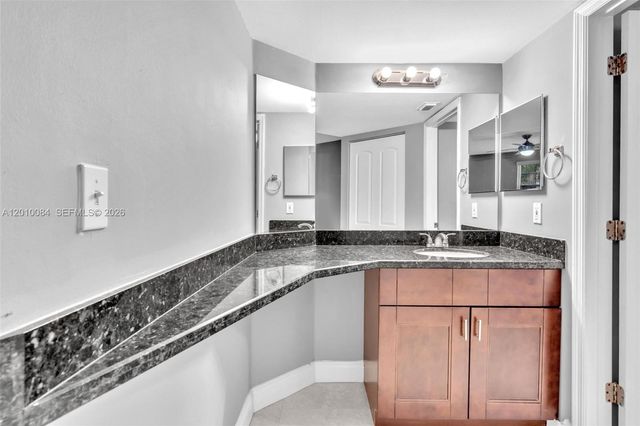 2881 N Oakland Forest Dr 105, Oakland Park, FL 33309