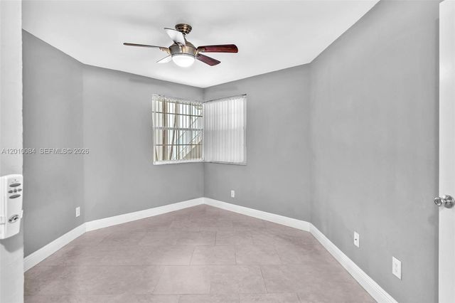2881 N Oakland Forest Dr 105, Oakland Park, FL 33309