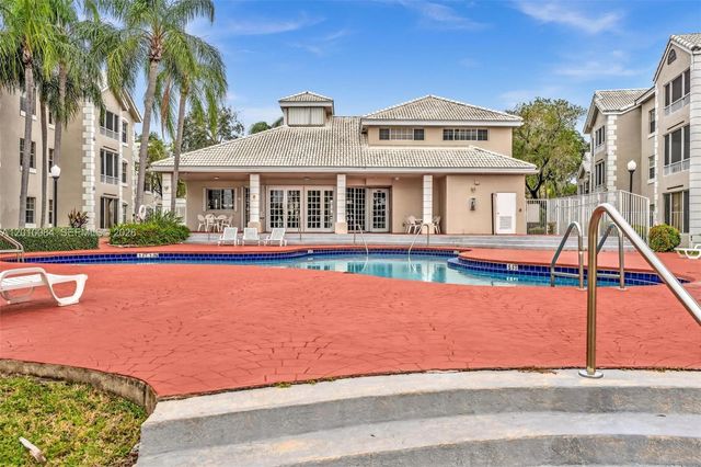 2881 N Oakland Forest Dr 105, Oakland Park, FL 33309