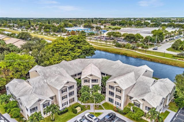 2881 N Oakland Forest Dr 105, Oakland Park, FL 33309