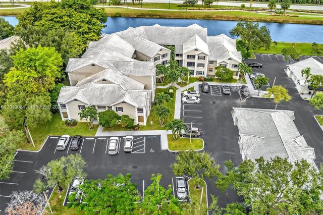 2881 N Oakland Forest Dr 105, Oakland Park, FL 33309