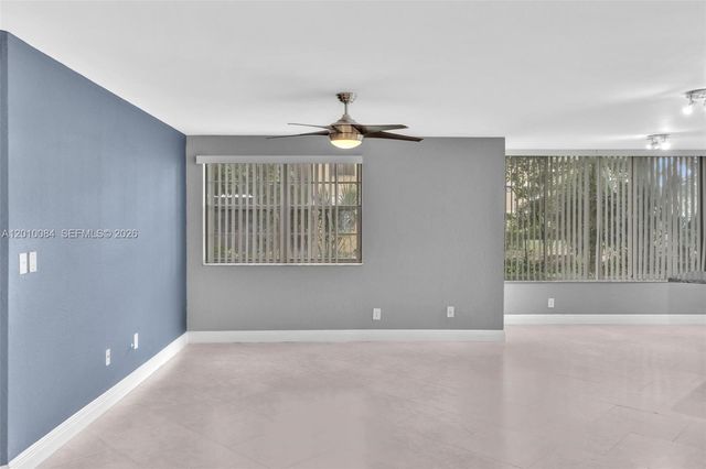 2881 N Oakland Forest Dr 105, Oakland Park, FL 33309