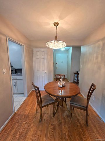 88-25 155th Ave 3M, Howard Beach, NY 11414
