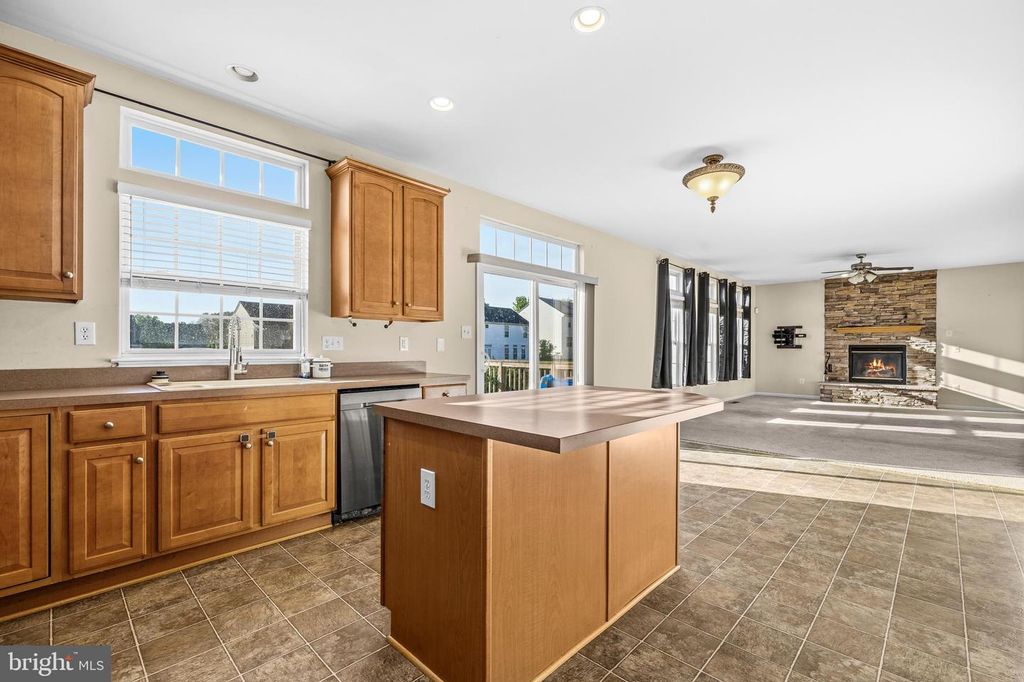 Image 11 of property listing at 10 FIONA WAY, Brunswick, MD 21758