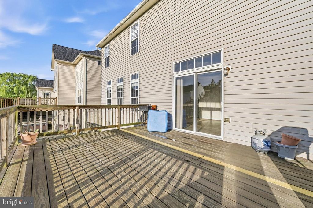 Image 18 of property listing at 10 FIONA WAY, Brunswick, MD 21758
