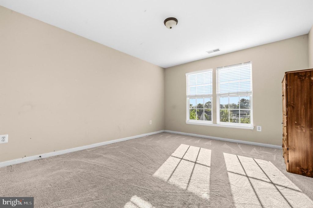Image 27 of property listing at 10 FIONA WAY, Brunswick, MD 21758