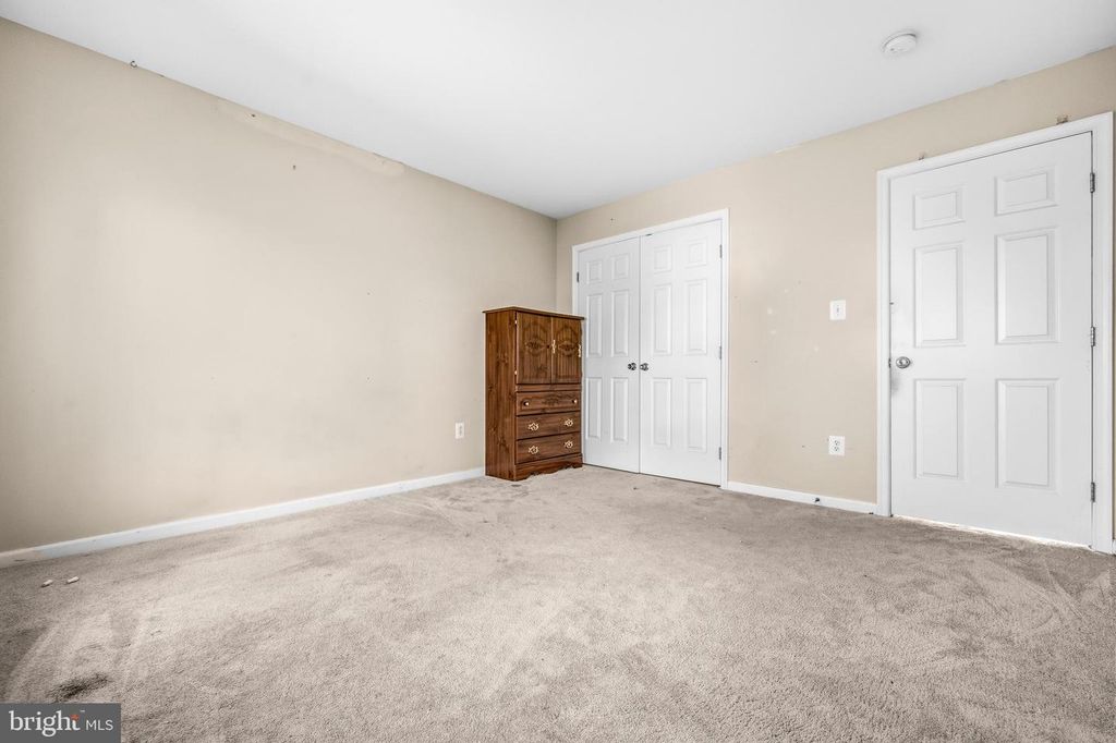 Image 30 of property listing at 10 FIONA WAY, Brunswick, MD 21758