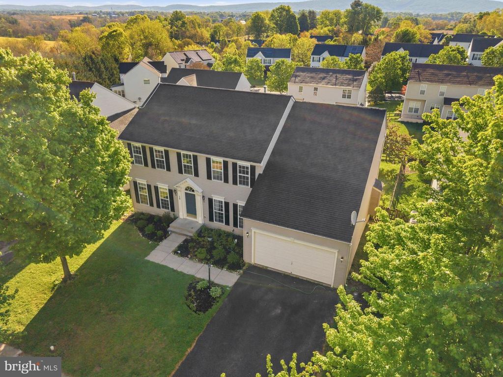 Image 37 of property listing at 10 FIONA WAY, Brunswick, MD 21758