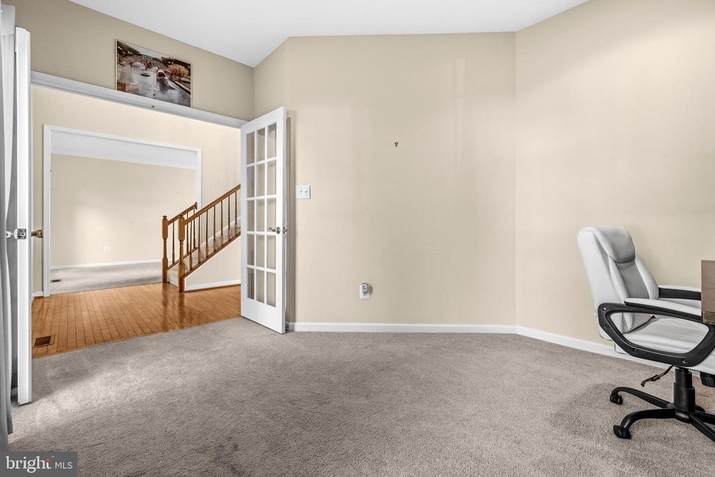 Image 4 of property listing at 10 FIONA WAY, Brunswick, MD 21758