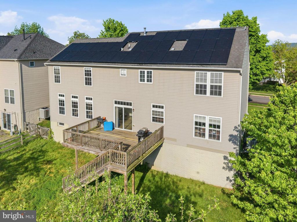 Image 43 of property listing at 10 FIONA WAY, Brunswick, MD 21758