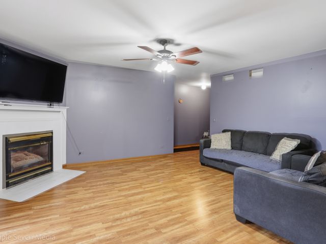 714 Division Street G1-G2, South Elgin, IL 60177