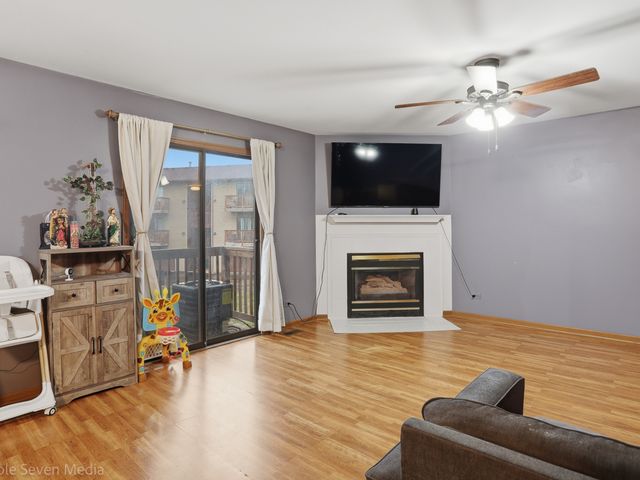 714 Division Street G1-G2, South Elgin, IL 60177