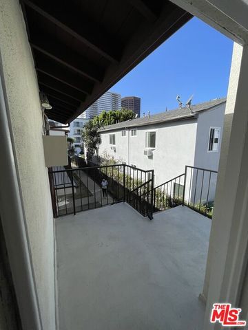 1252 Barry Avenue 6, Los Angeles, CA 90025