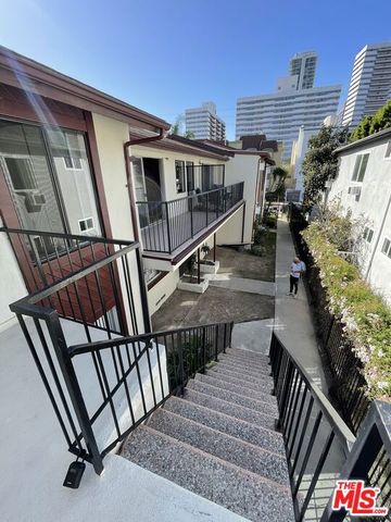 1252 Barry Avenue 6, Los Angeles, CA 90025