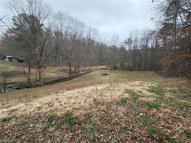 329 Graystone Road, Mount Airy, NC 27030