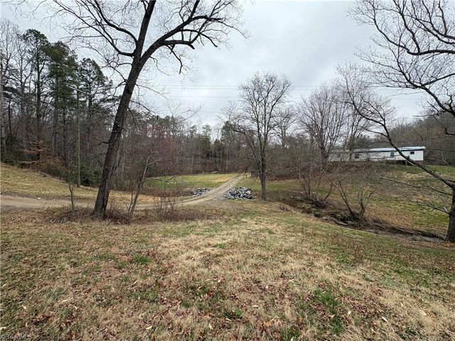 329 Graystone Road, Mount Airy, NC 27030