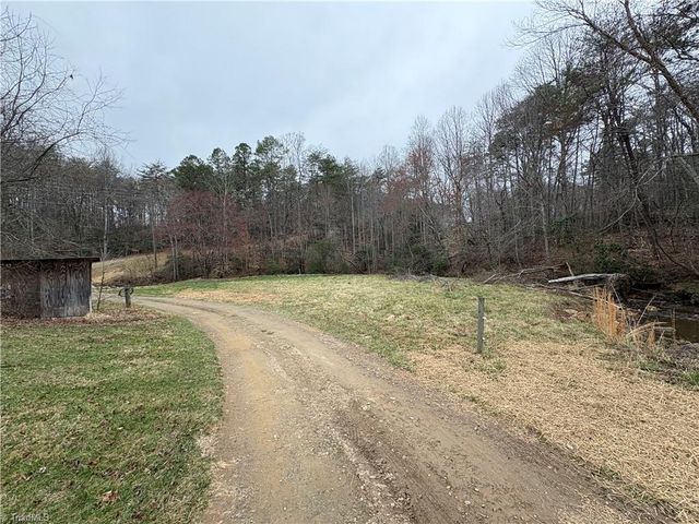 329 Graystone Road, Mount Airy, NC 27030