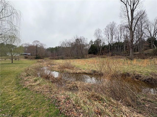 329 Graystone Road, Mount Airy, NC 27030