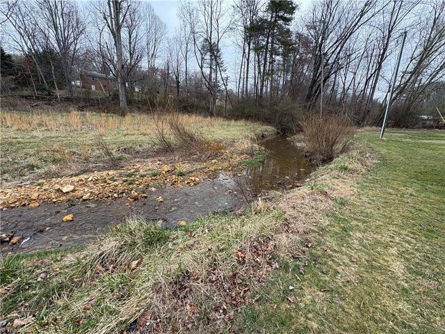 329 Graystone Road, Mount Airy, NC 27030