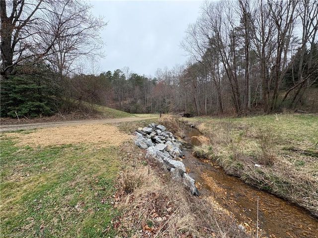 329 Graystone Road, Mount Airy, NC 27030