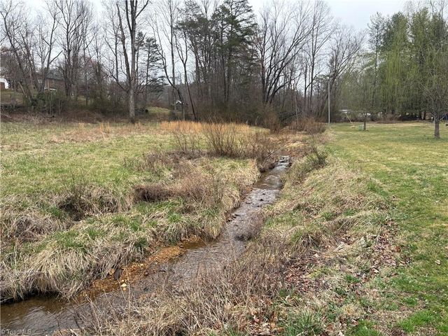 329 Graystone Road, Mount Airy, NC 27030