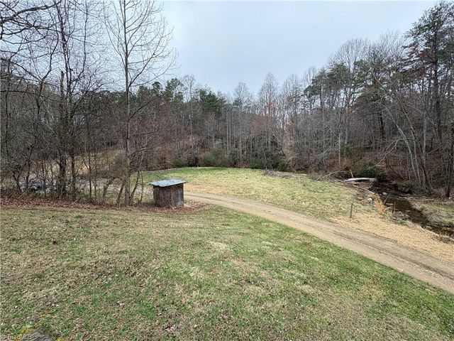329 Graystone Road, Mount Airy, NC 27030