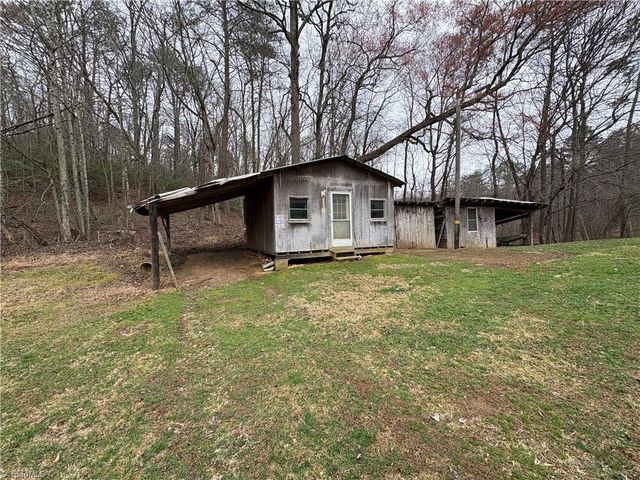 329 Graystone Road, Mount Airy, NC 27030