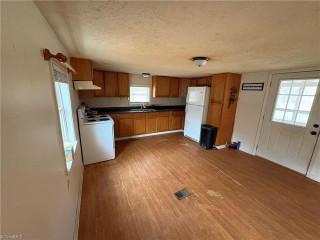 329 Graystone Road, Mount Airy, NC 27030