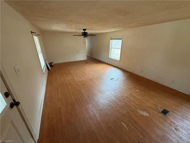 329 Graystone Road, Mount Airy, NC 27030