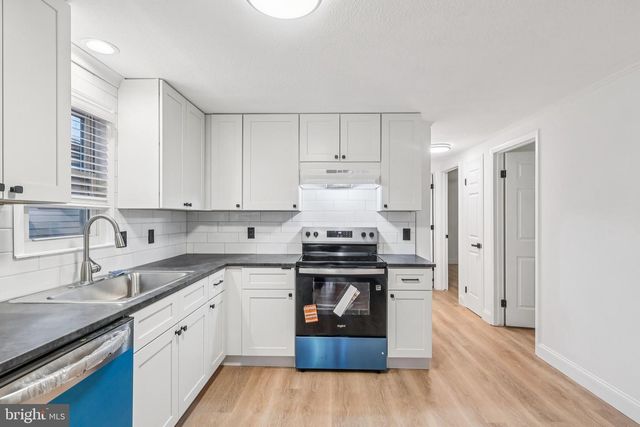 194 GIBBONS CT, Atco, NJ 08004