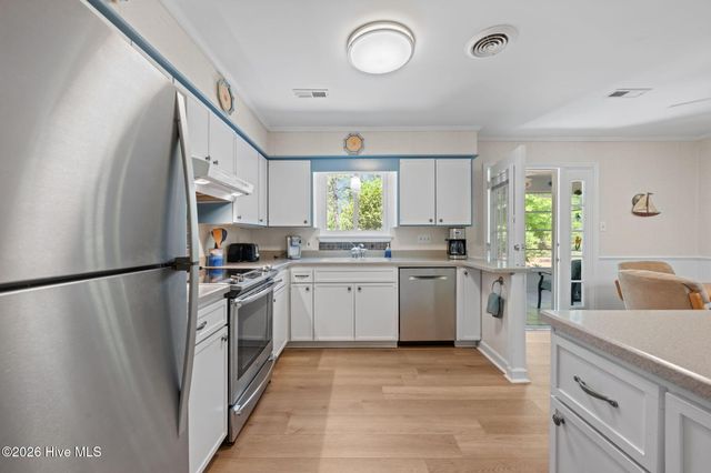 1311 Pelican Drive, New Bern, NC 28560