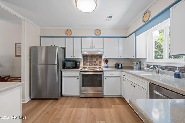 1311 Pelican Drive, New Bern, NC 28560