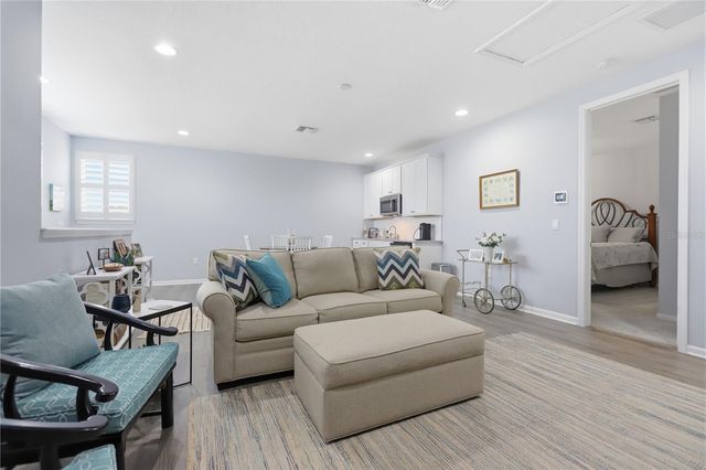 261 OLD MOSS CIRCLE, Deland, FL 32724