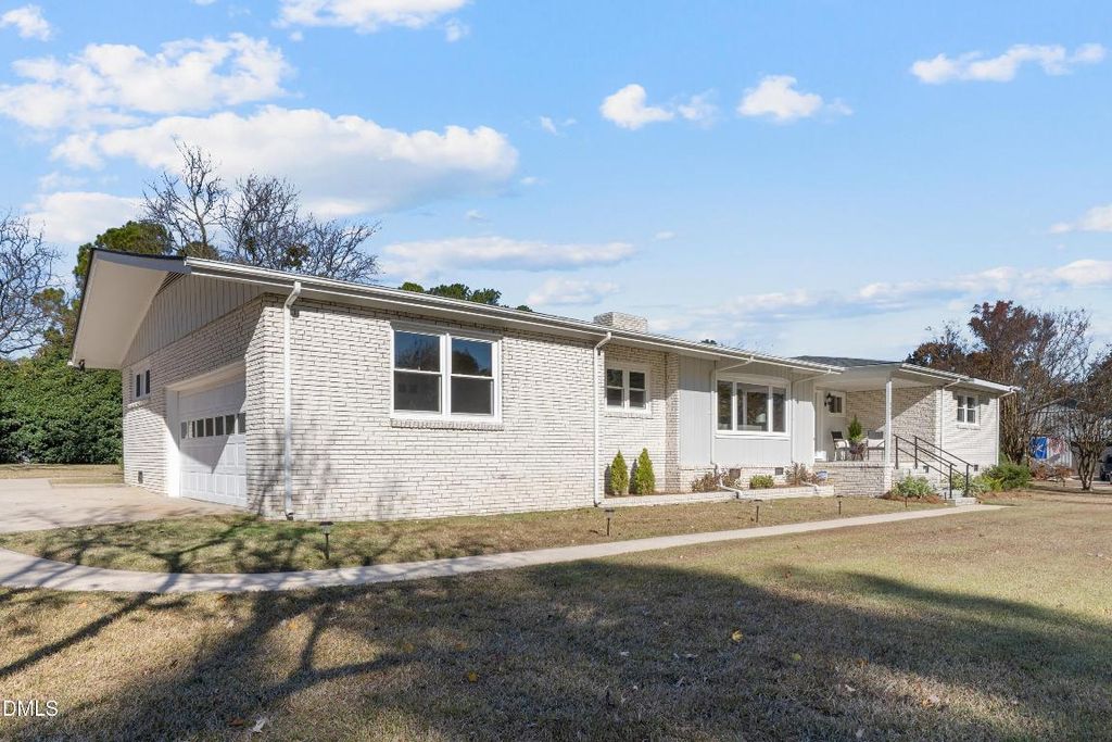 4401 Country Club Drive N, Wilson, NC 27896