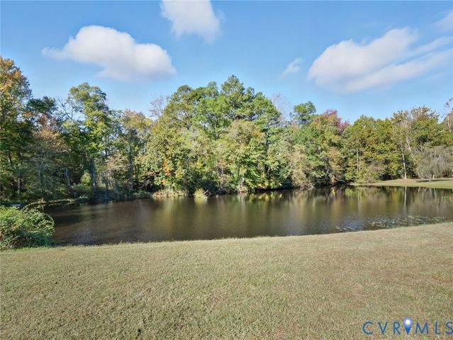11084 W River Rd, King William, VA 23009
