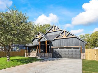 3214 NW Loraine Street, Fort Worth, TX 76106