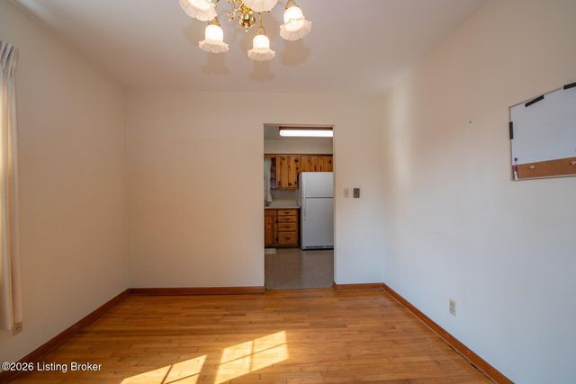 212 Fairview Dr, Elizabethtown, KY 42701