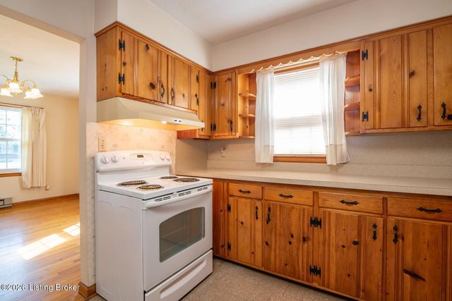 212 Fairview Dr, Elizabethtown, KY 42701
