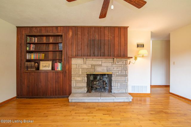 212 Fairview Dr, Elizabethtown, KY 42701