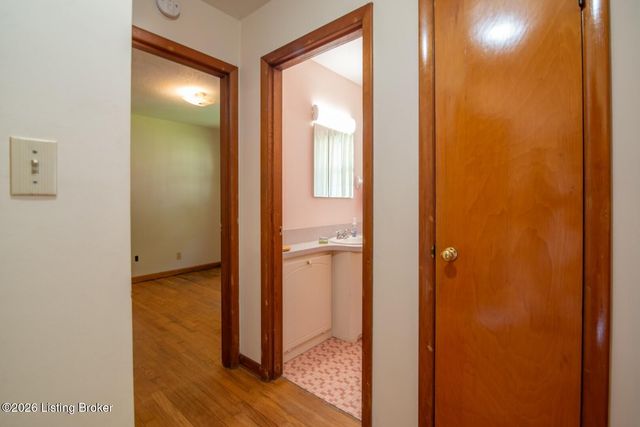 212 Fairview Dr, Elizabethtown, KY 42701