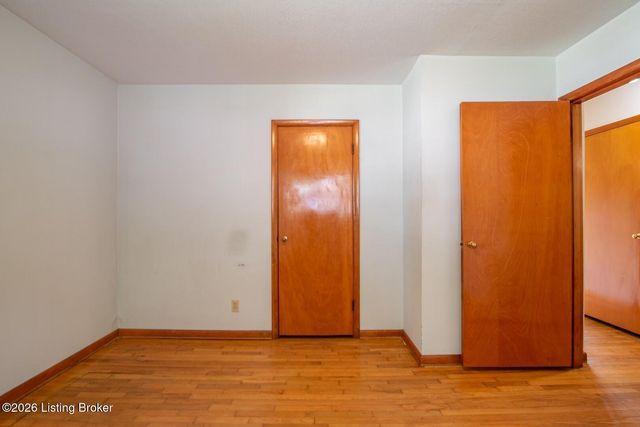 212 Fairview Dr, Elizabethtown, KY 42701