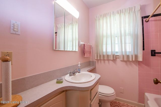 212 Fairview Dr, Elizabethtown, KY 42701