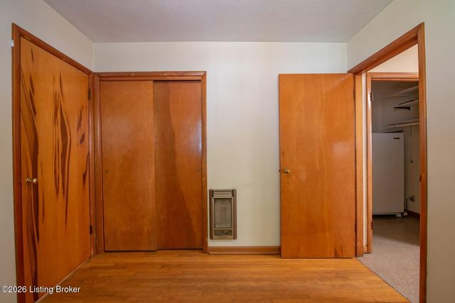 212 Fairview Dr, Elizabethtown, KY 42701