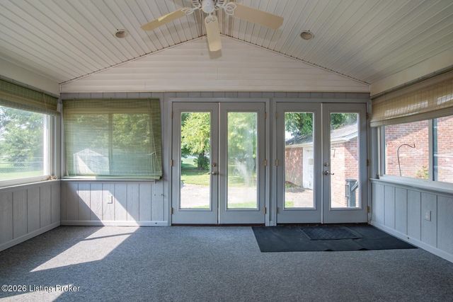 212 Fairview Dr, Elizabethtown, KY 42701