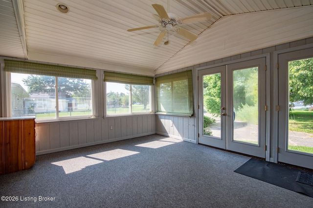 212 Fairview Dr, Elizabethtown, KY 42701